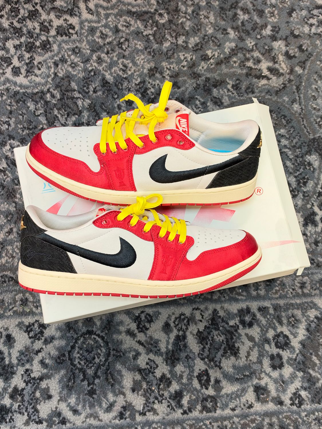 JORDAN 1 LOW X TROPHY ROOM “ROOKIE CARD - AWAY” SZ 11