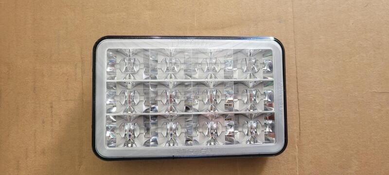 LIGHT - Whelen C6 Super LED Red with Clear Lens
