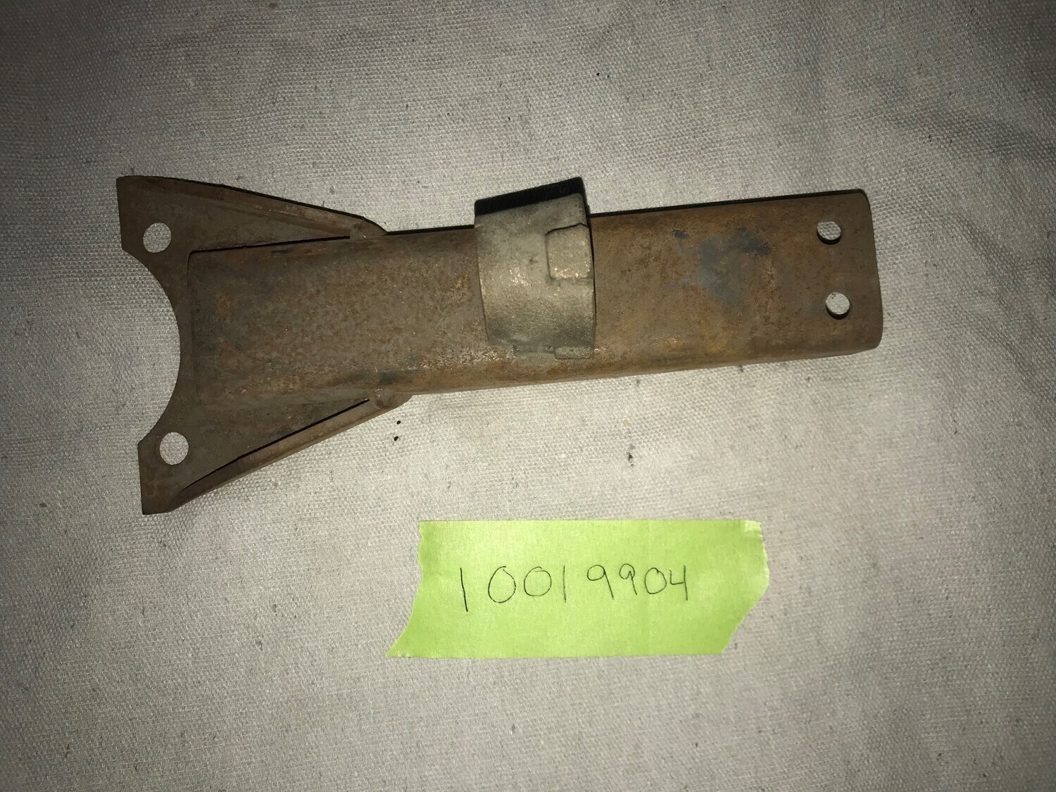 BRACKET ASSY. HANDLE STACK REM