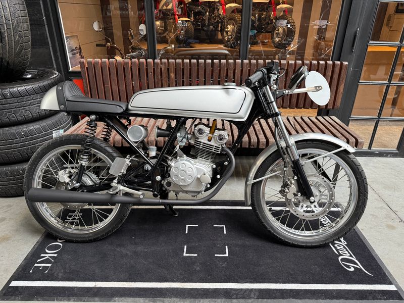 Honda Dream CB50R “Race”