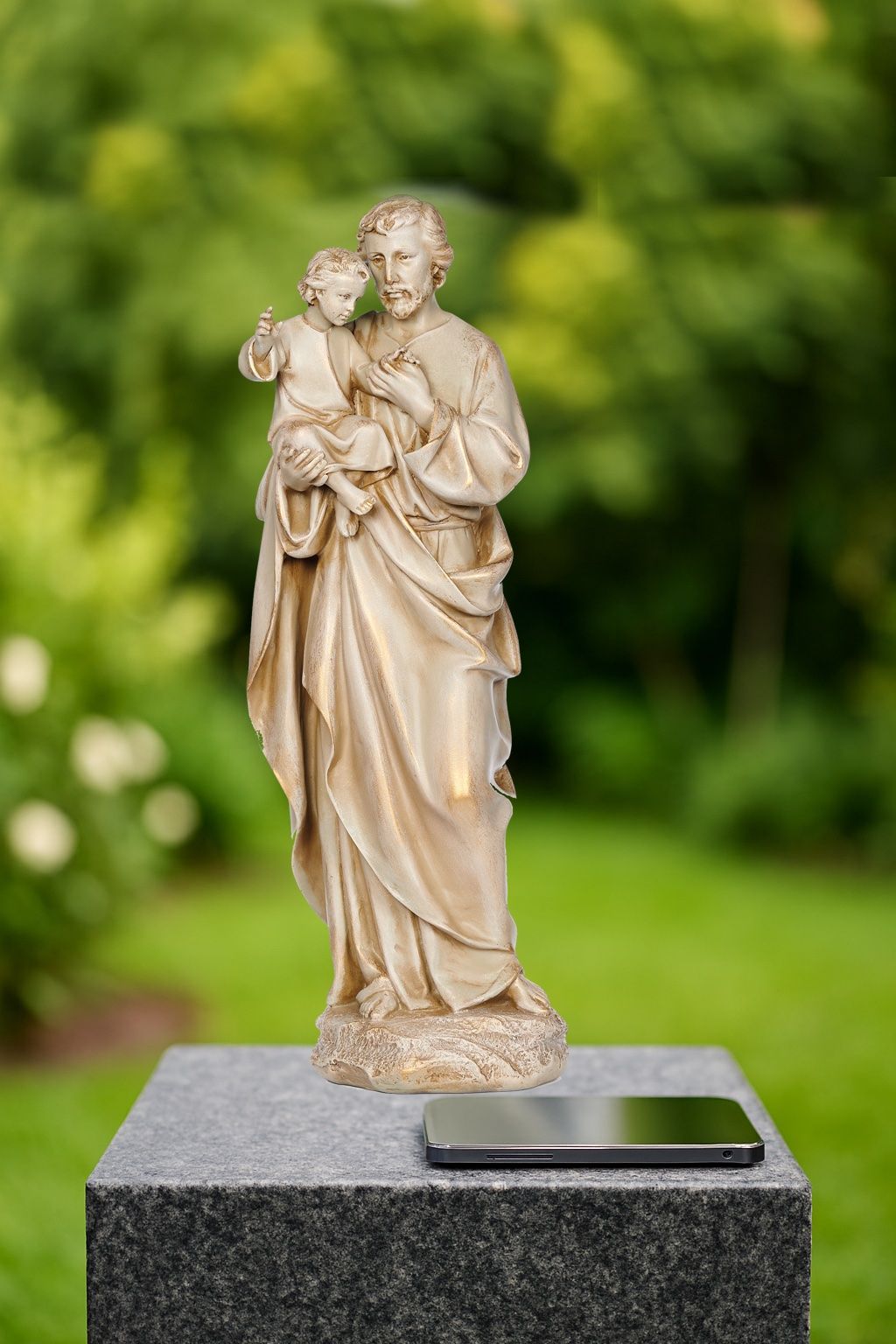 San José con Niño Jesús y Lirios – Exterior/Interior Dorado - 45cm