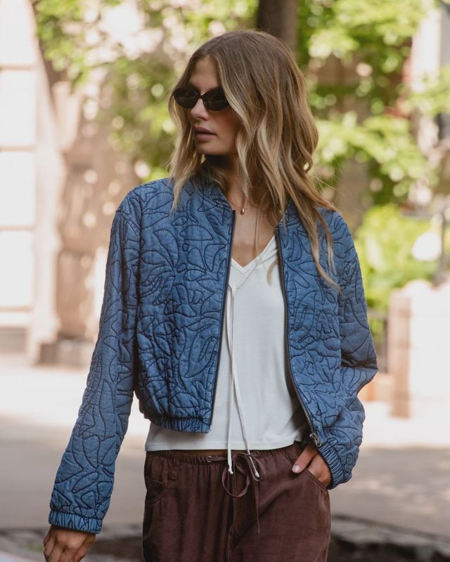 Bella Dahl - Cropped Zipped Jacket Indigo Lagoon Wash