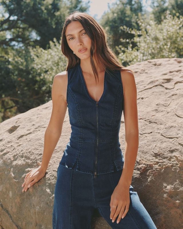 Bella Dahl - Seamed Zip Vest Midnight Arctic Wash