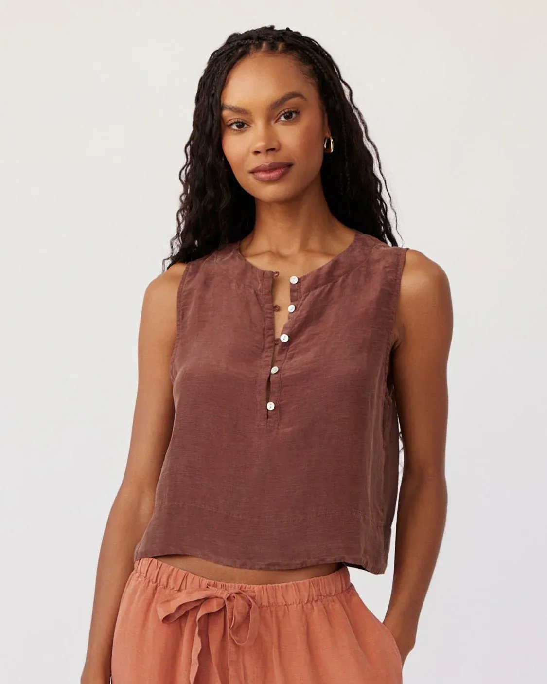 Bella Dahl - Sleeveless Half Placket Top Casablanca Brown