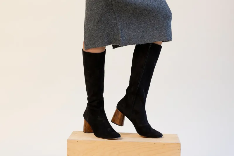 Huma Blanco - Tory Coal Suede