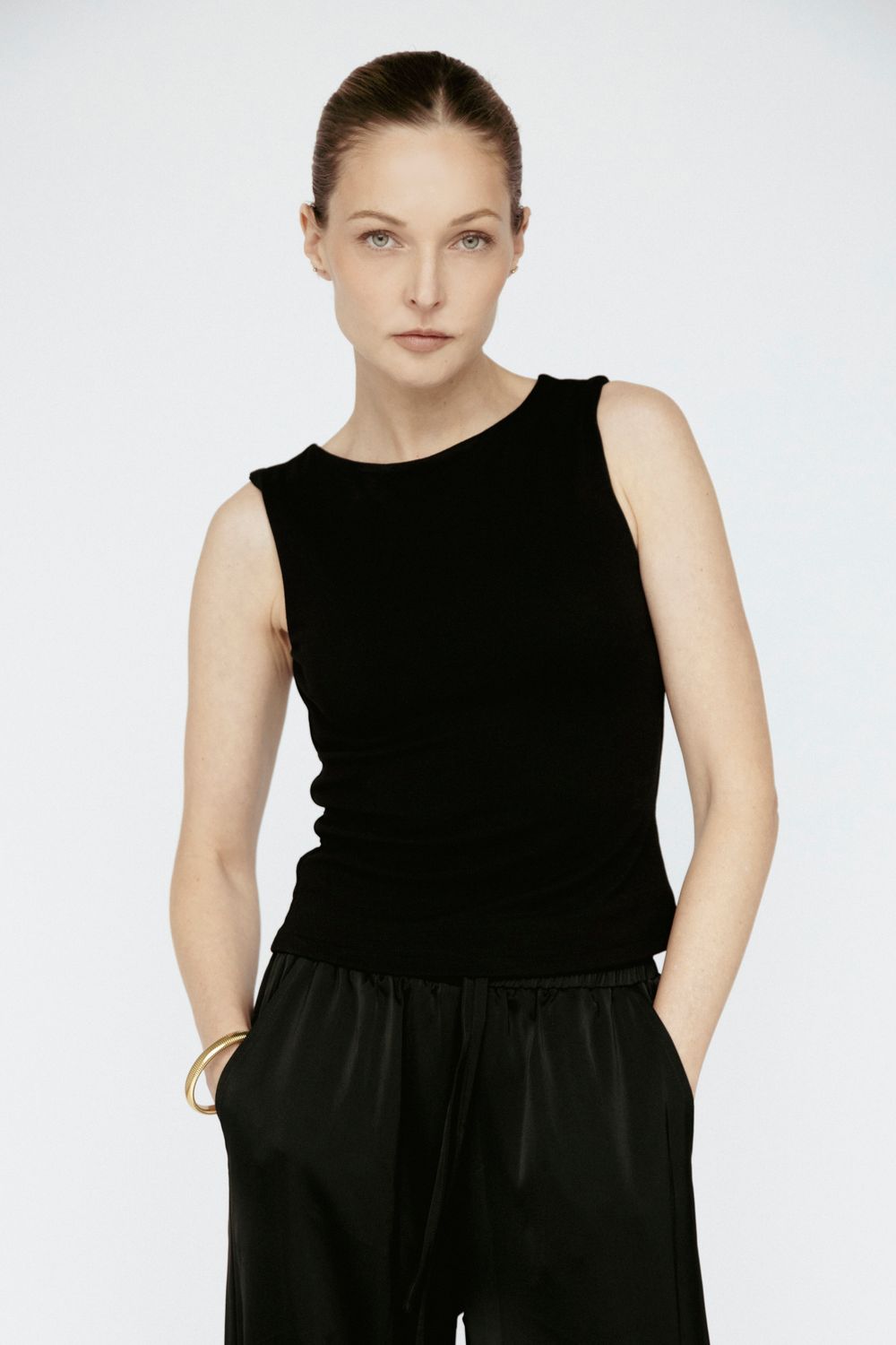 Amanda Maria - Bamboo Seamless Crew Tank Black