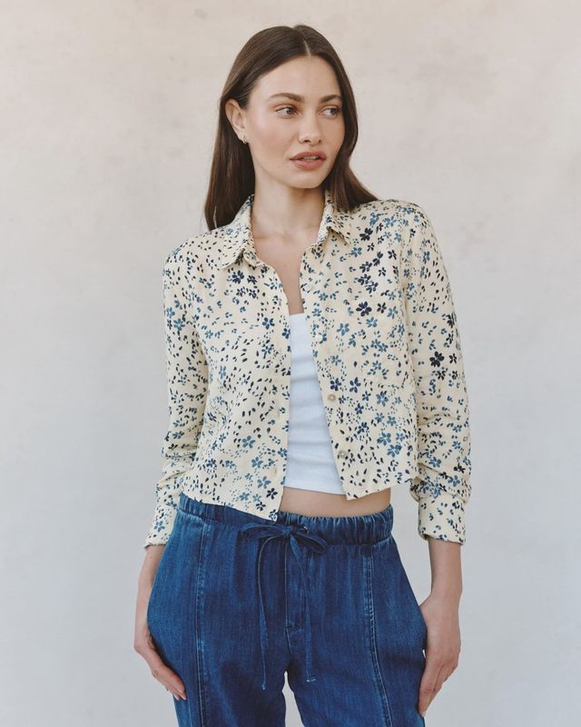 Bella Dahl - Long Sleeve Crop Shirt Golden Meadow Print