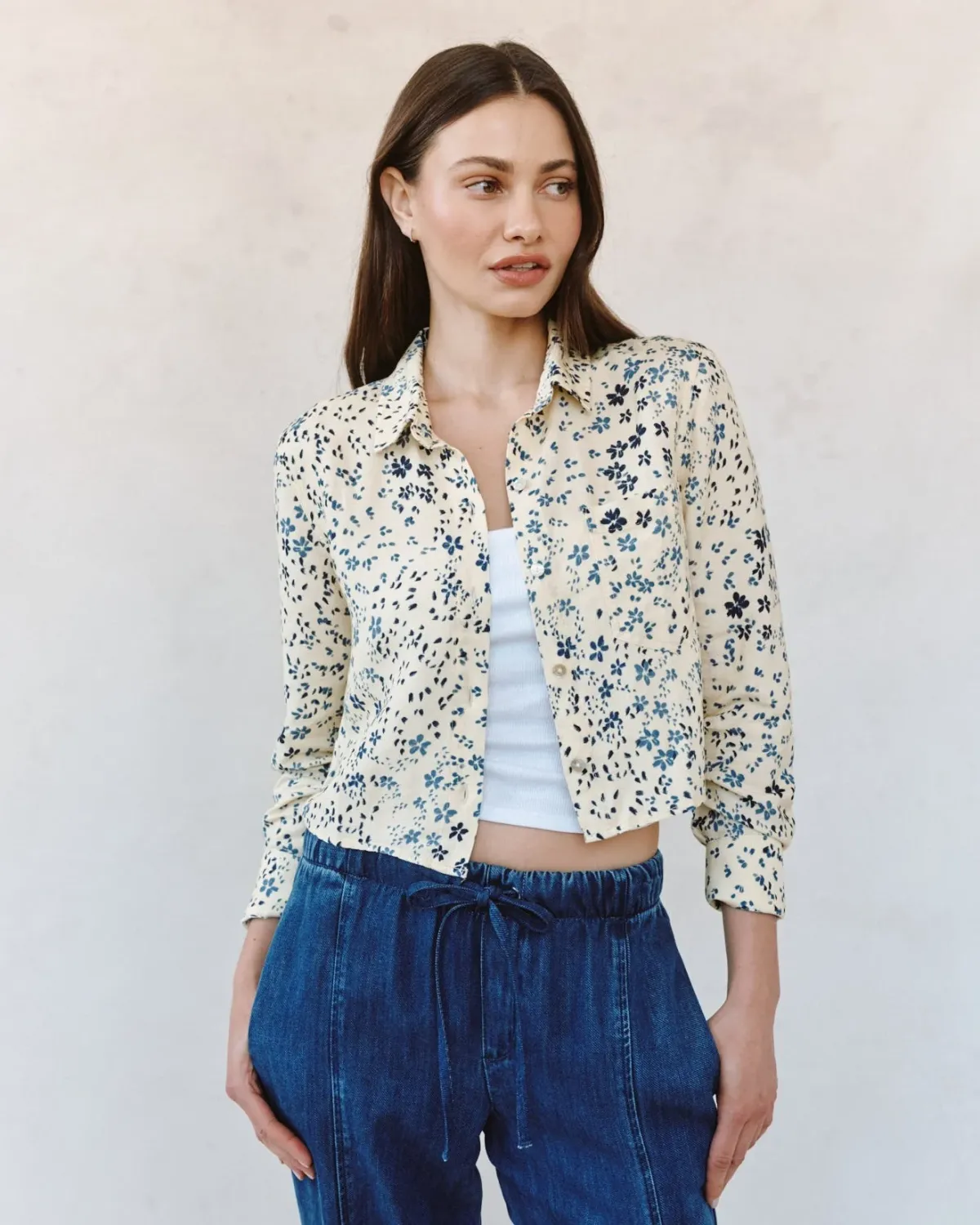 Bella Dahl - Long Sleeve Crop Shirt Golden Meadow Print
