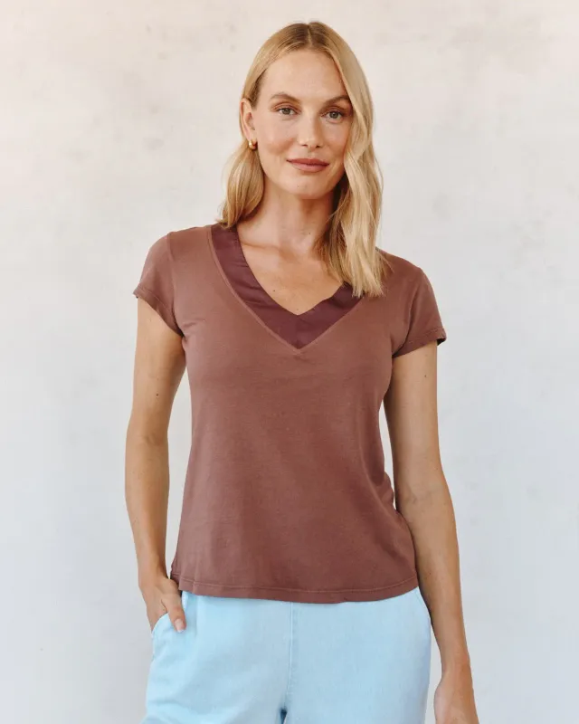 Bella Dahl - Mixed V-Neck Tee Mocha Cloud