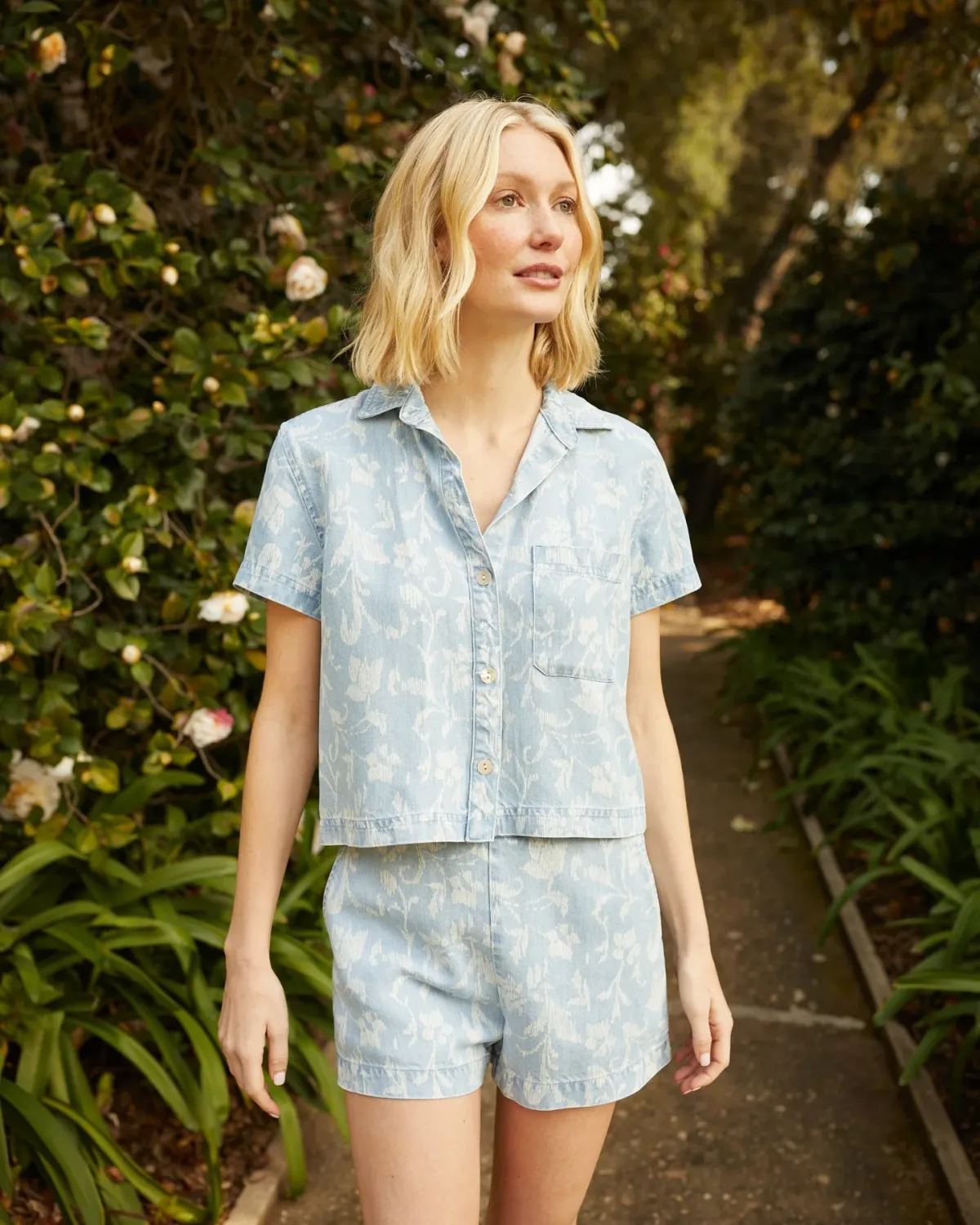 Bella Dahl - Short Sleeve Pocket Button-Vintage Fleur Denim Bella Dahl - Short Sleeve Pocket Button-Vintage Fleur Denim