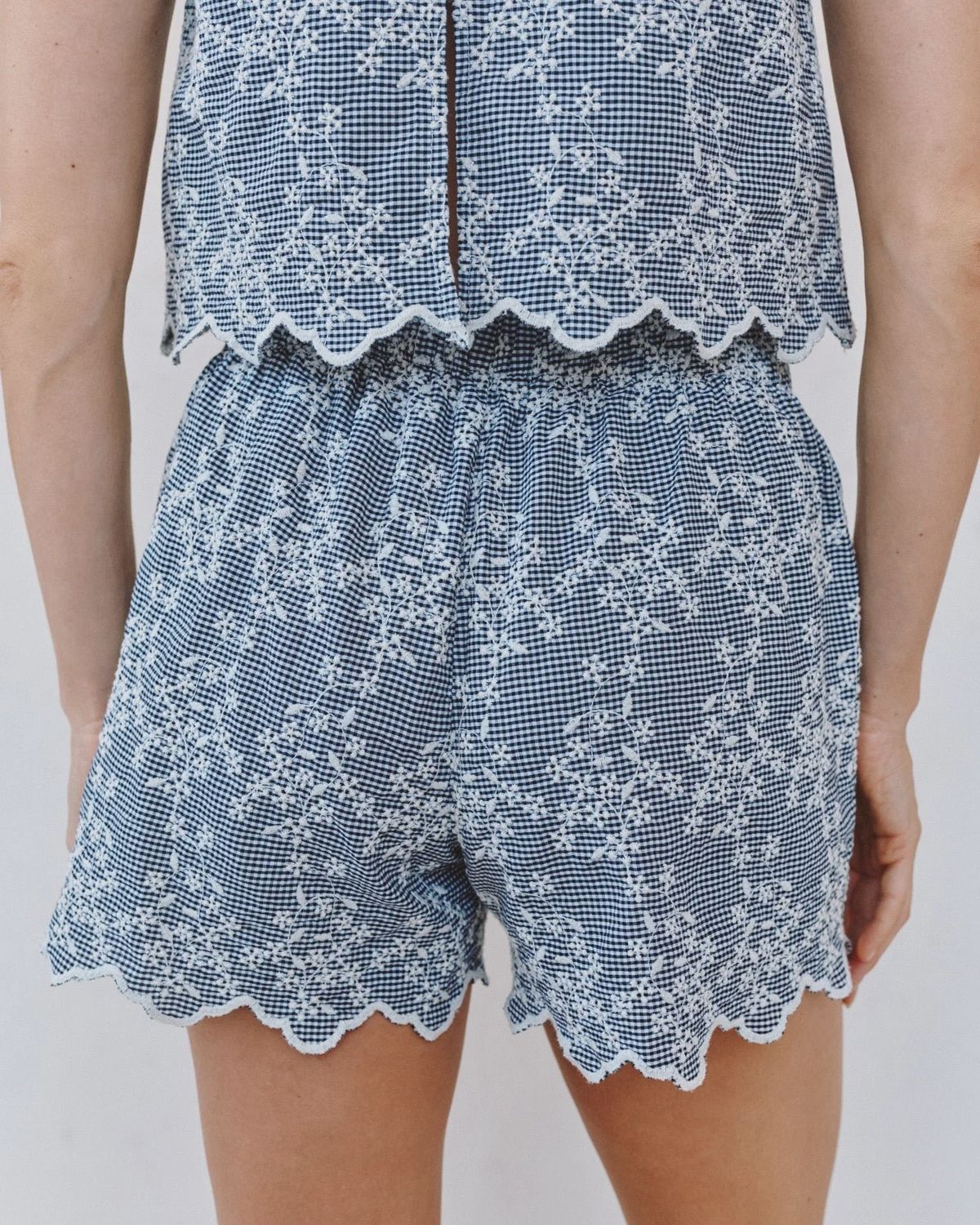 Bella Dahl - Scallop Border Catalina Short Floral Gingham