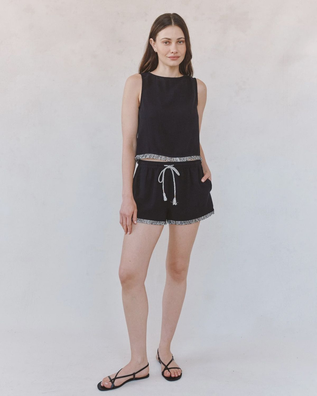 Bella Dahl - Sleeveless Fray Trim Tank Black