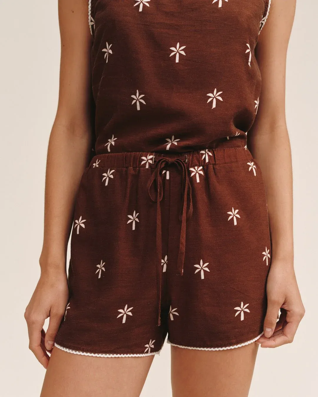 Bella Dahl - Drawstring Short With Scallop Trim Coconut