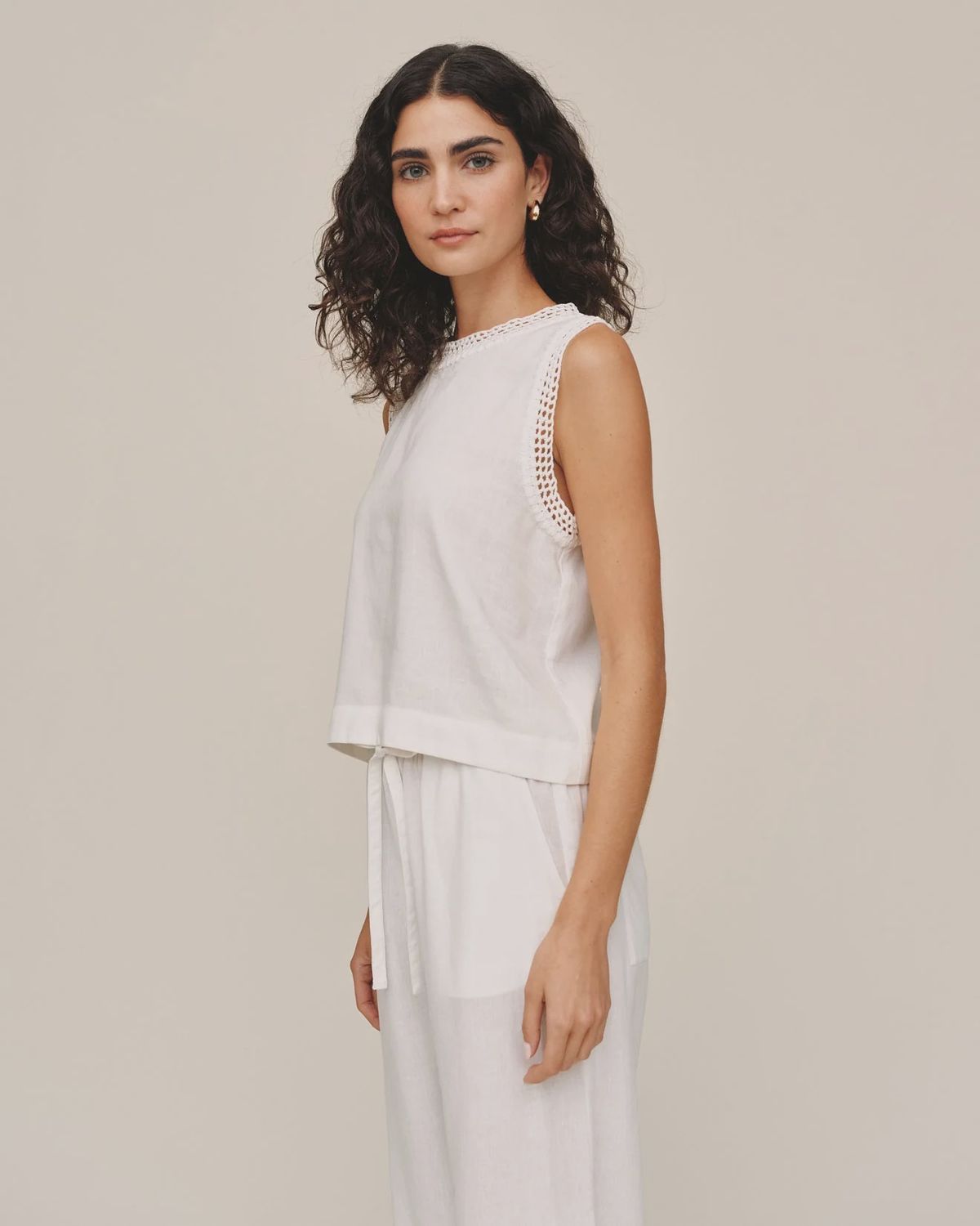 Bella Dahl - Sleeveless Crochet Edge Top Ivory Sand