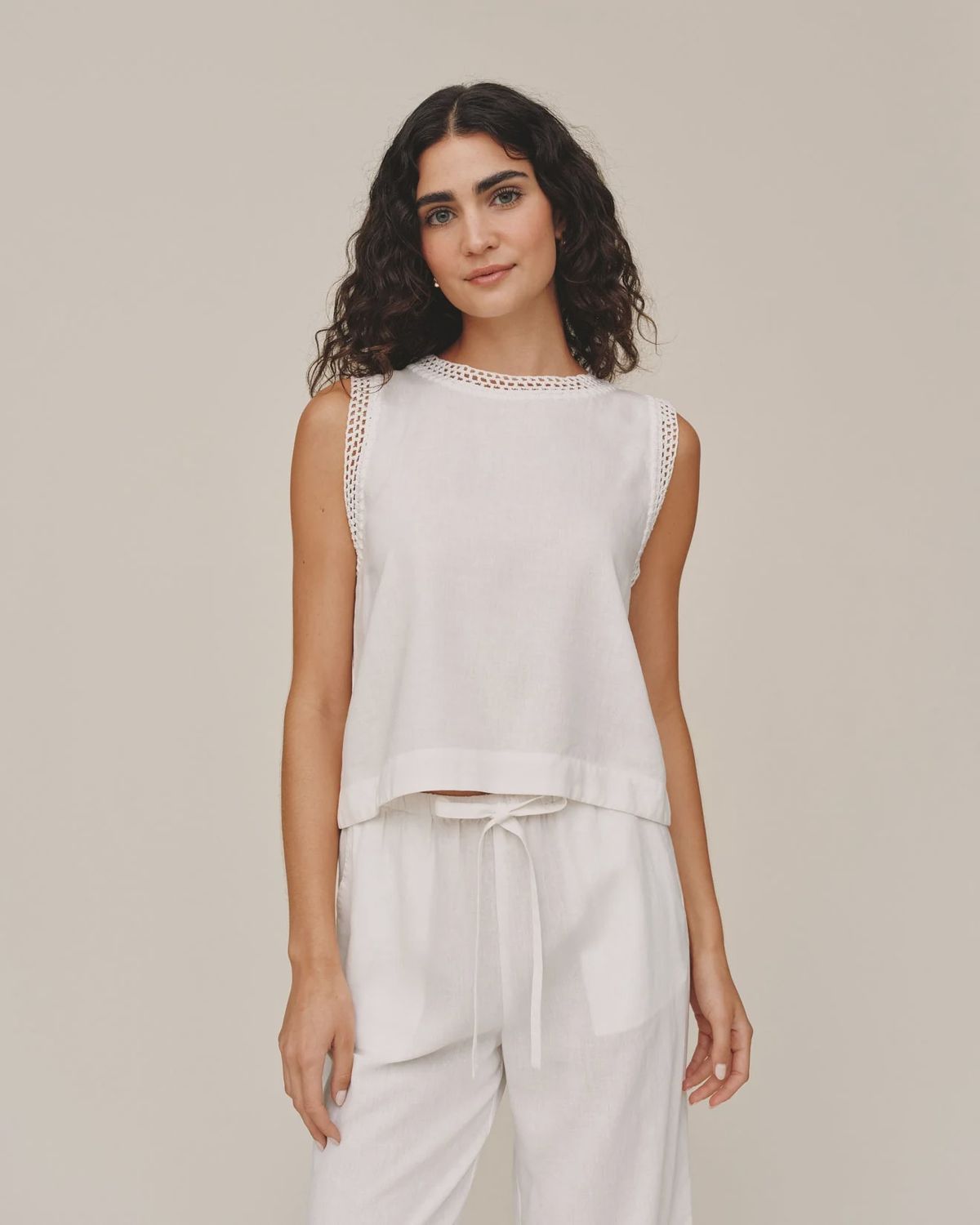 Bella Dahl - Sleeveless Crochet Edge Top Ivory Sand