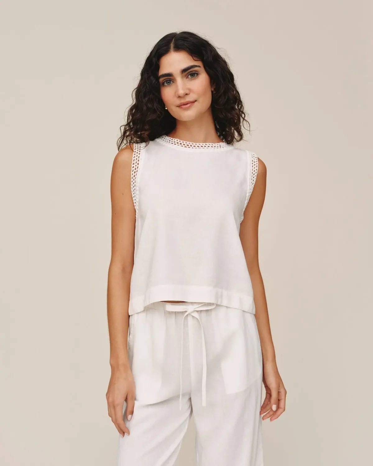 Bella Dahl - Sleeveless Crochet Edge Top Ivory Sand