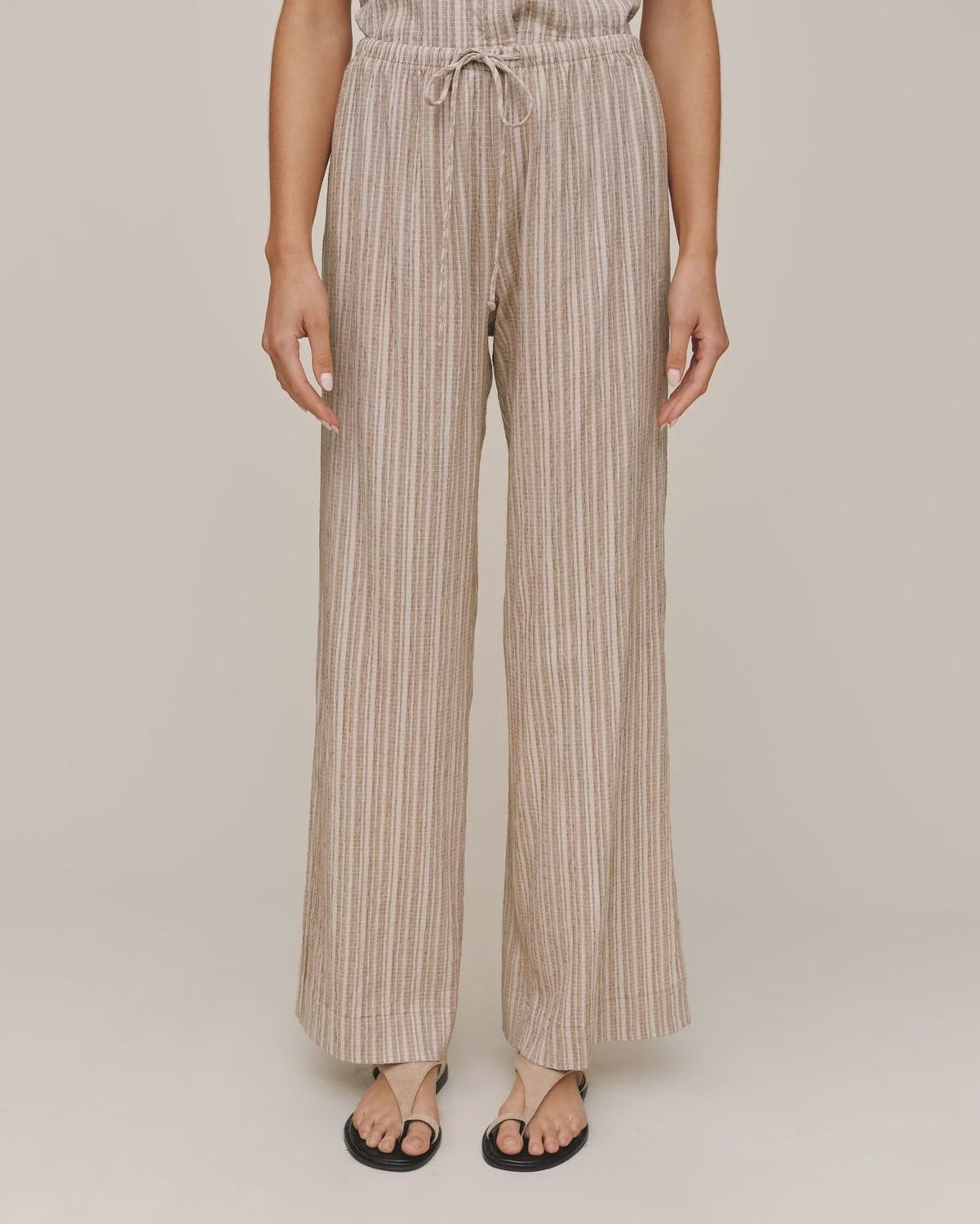 Bella Dahl - Side Slit Beach Pant Driftwood Bella Dahl - Side Slit Beach Pant Driftwood