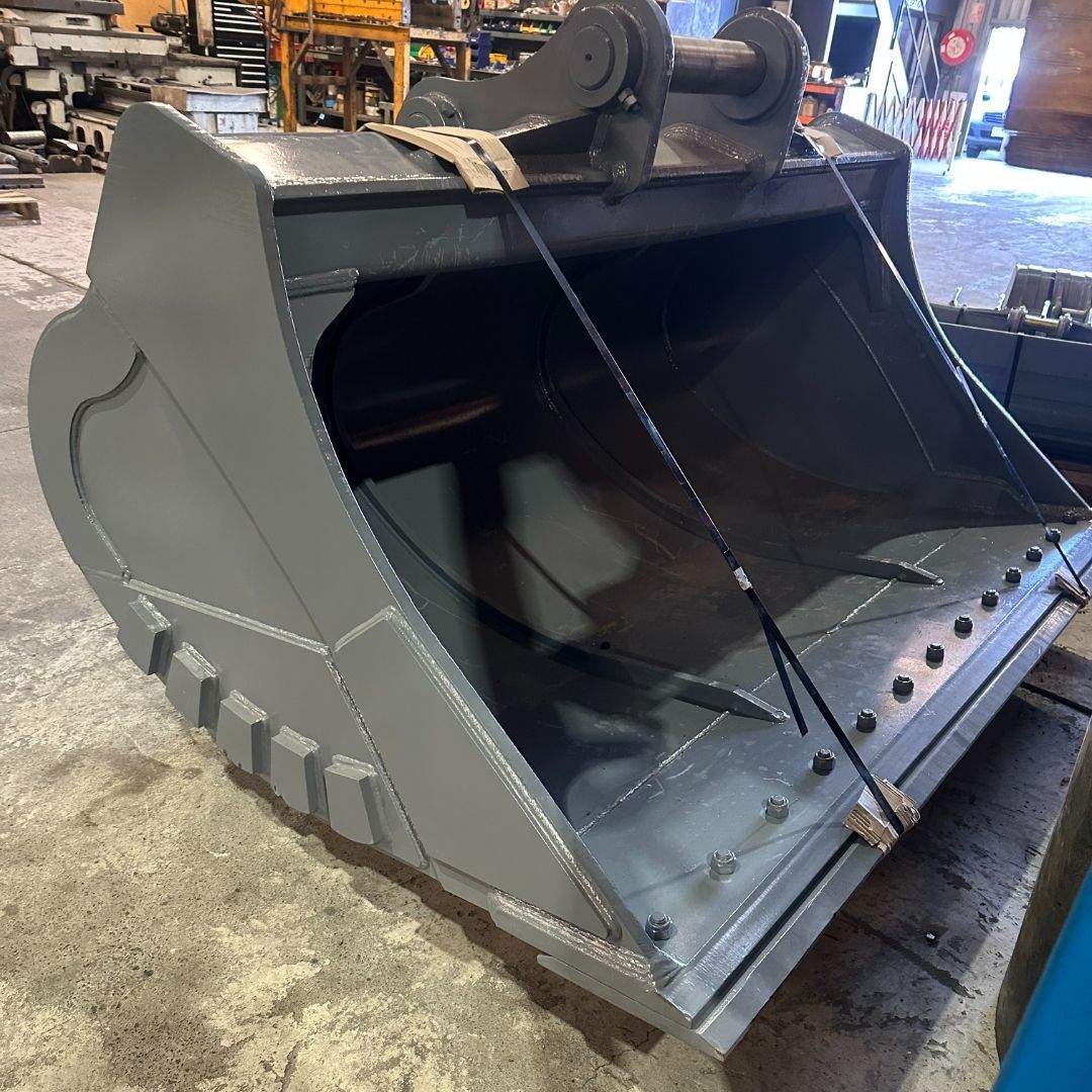 HFP Heavy Duty Mud Bucket – 2000mm (Suits 24–29 Tonne Excavators) HFP Heavy Duty Mud Bucket – 2000mm (Suits 24–29 Tonne Excavators)