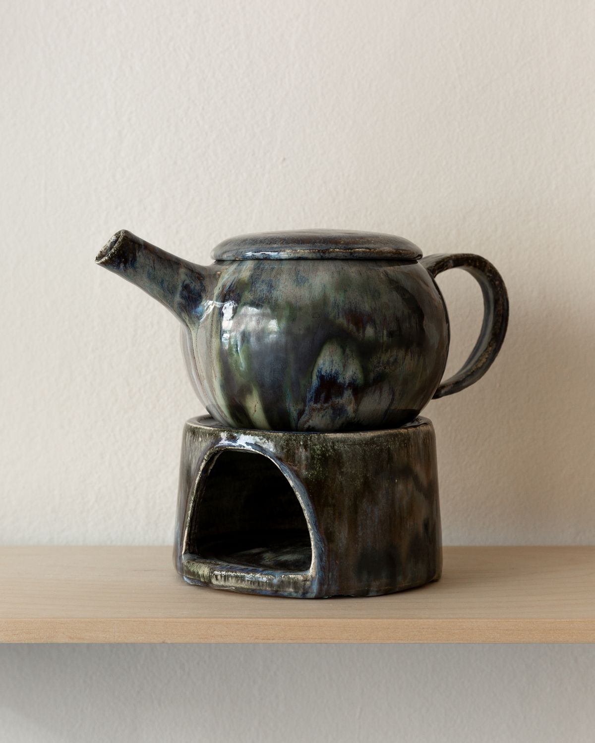 Eichu Tea Pot with Candle Warmer - CRDT743
