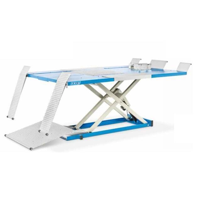 SOLLEVATORE PER MOTO, QUAD E TRICICLI PORTATA 600 KG CON POMPA ELETTROIDRAULICA