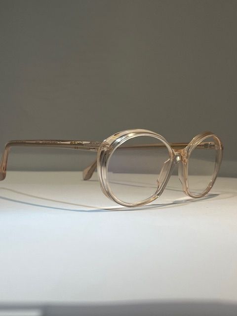 Suzy Glam Pushes forward Pink