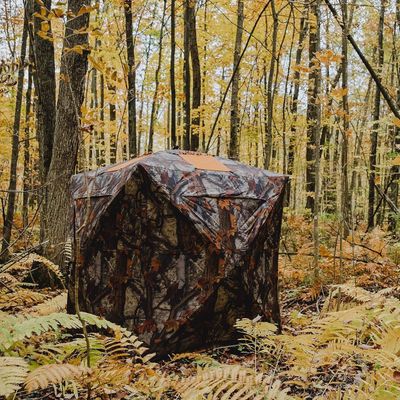 Road Runner Hub Blind -Person ® Woodland Barronett Blinds®