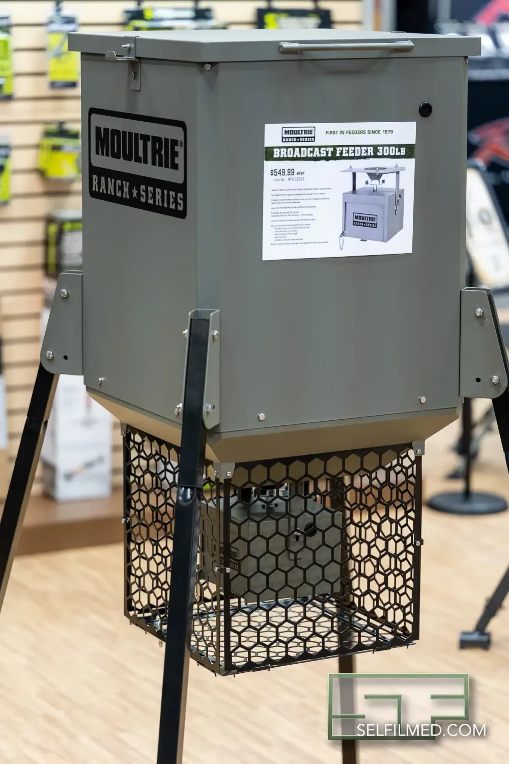 Ranch Series 300lb Broadcast Feeder Moultrie