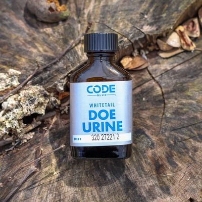 Code Blue Whitetail Doe Urine, Blue