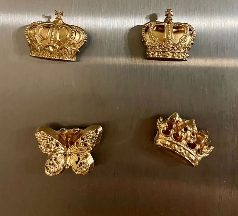 Small Royal Magnets