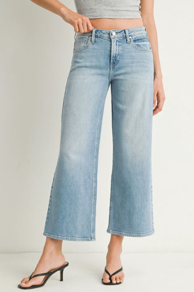 Mid Rise Slim Wide Leg - Light Wash