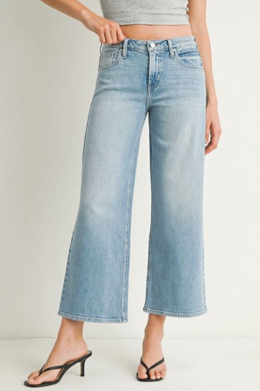 Mid Rise Slim Wide Leg - Light Wash