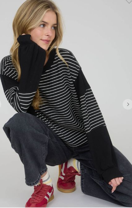 Contrast Stripe Raw Edge Long Sleeve Knit Top