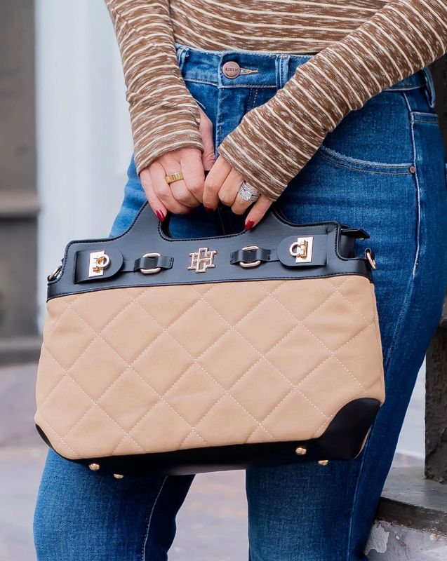 Savannah Handbag Latte Black