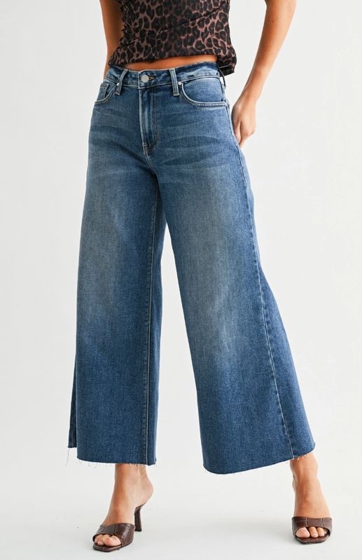 Wide Leg Flare Crop - Medium Wash