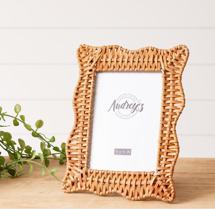 Wicker Scalloped Photo Frame - Small