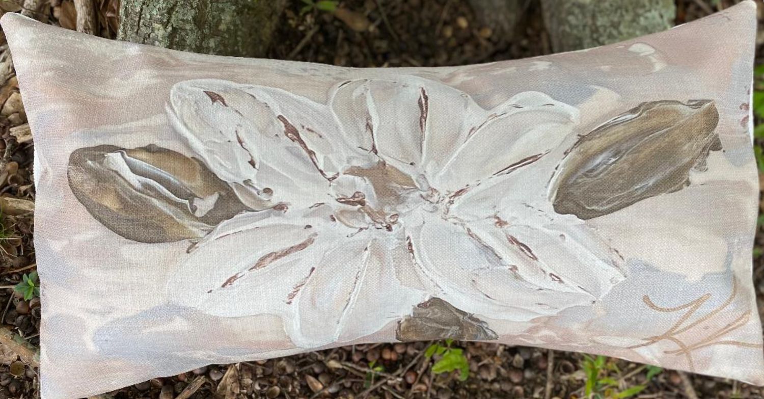 Single Magnolia Lumbar