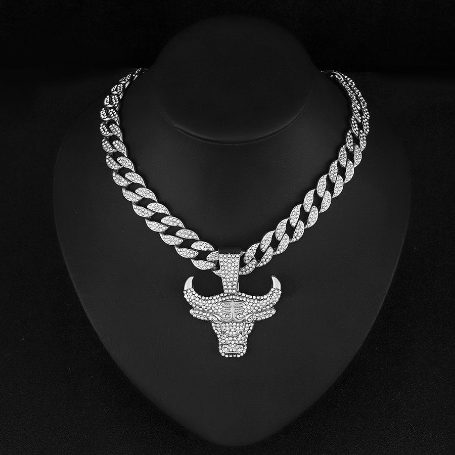 Full Diamond Necklace Pendant Bull Head Personalized Style No Fading, Color: Silver pendant with 18inch Cuban chain