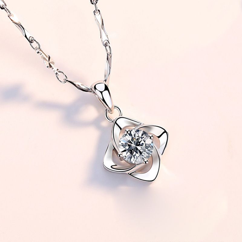 (14 white gold + laboratory diamond) necklace + four-leaf clover pendant set