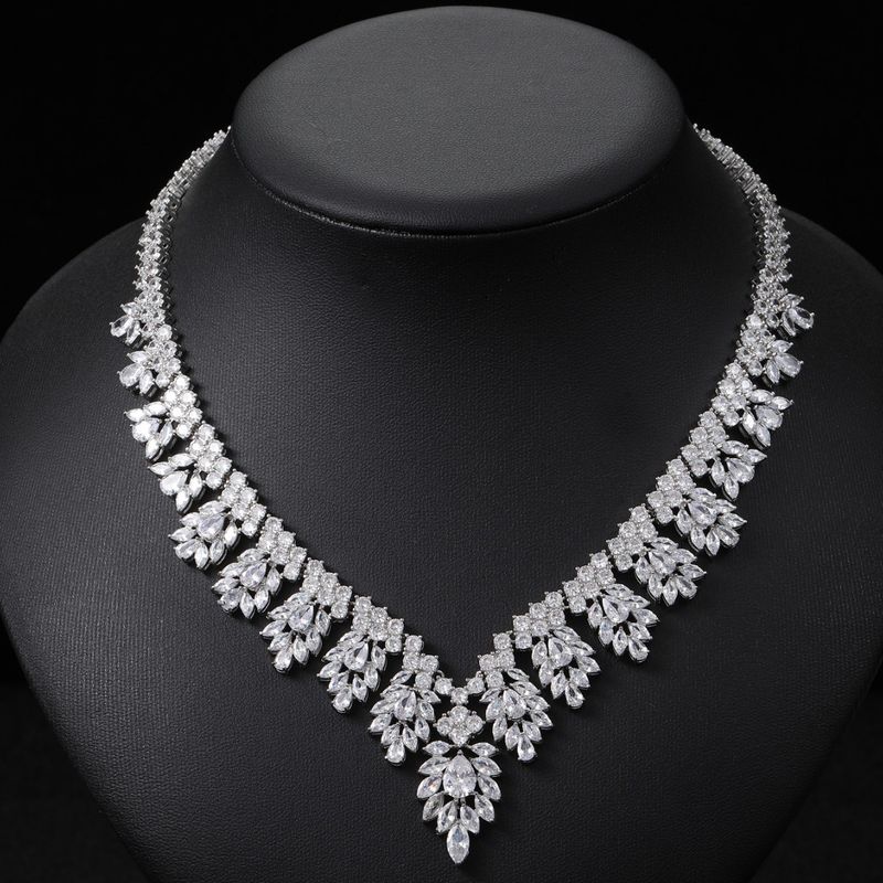 (Moissanite Necklace) European and American Fashion Jewelry Bridal Dress Wedding Dress Dinner Full Diamond Leaf Holiday Style