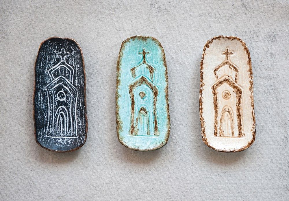 Decorative Embossed Cast Iron Dish w/ Church, Color: Cream