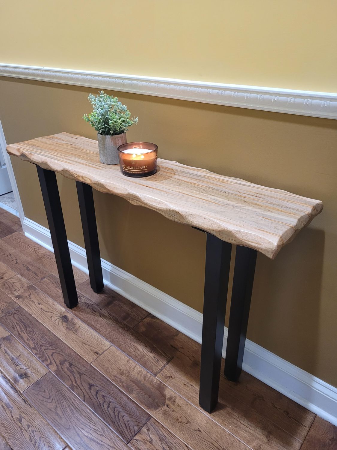 Consignment Will's Woodworks #68 Maple Sofa Table Scalloped Edge