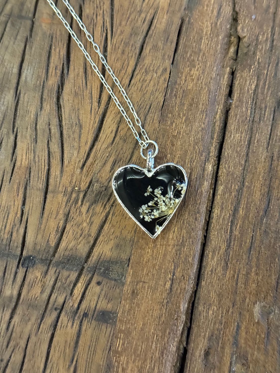 Consignment Colby Baker " Necklace" Hearts Queens Anne's Lace