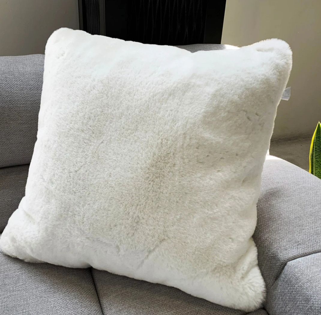 Chinchilla Pillow 20"x20", Color: Off White