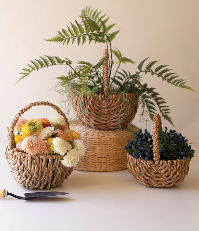 Woven Seagrass Baskets w Handle