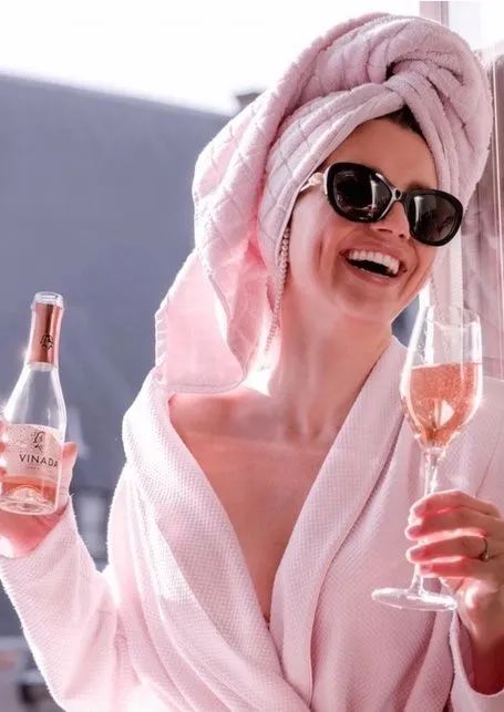 VINADA Mini Non-Alcoholic Wine Bottle (0%) 200 ml, Attribute: Tinteling Tempranillo Rosé