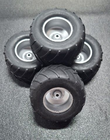 Wheel/Tire LT/RT Assm Monster Truck 1/24, 1/18  USED