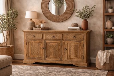 Kolonialna komoda z litego drewna mango z rzeźbionymi panelem 150 cm