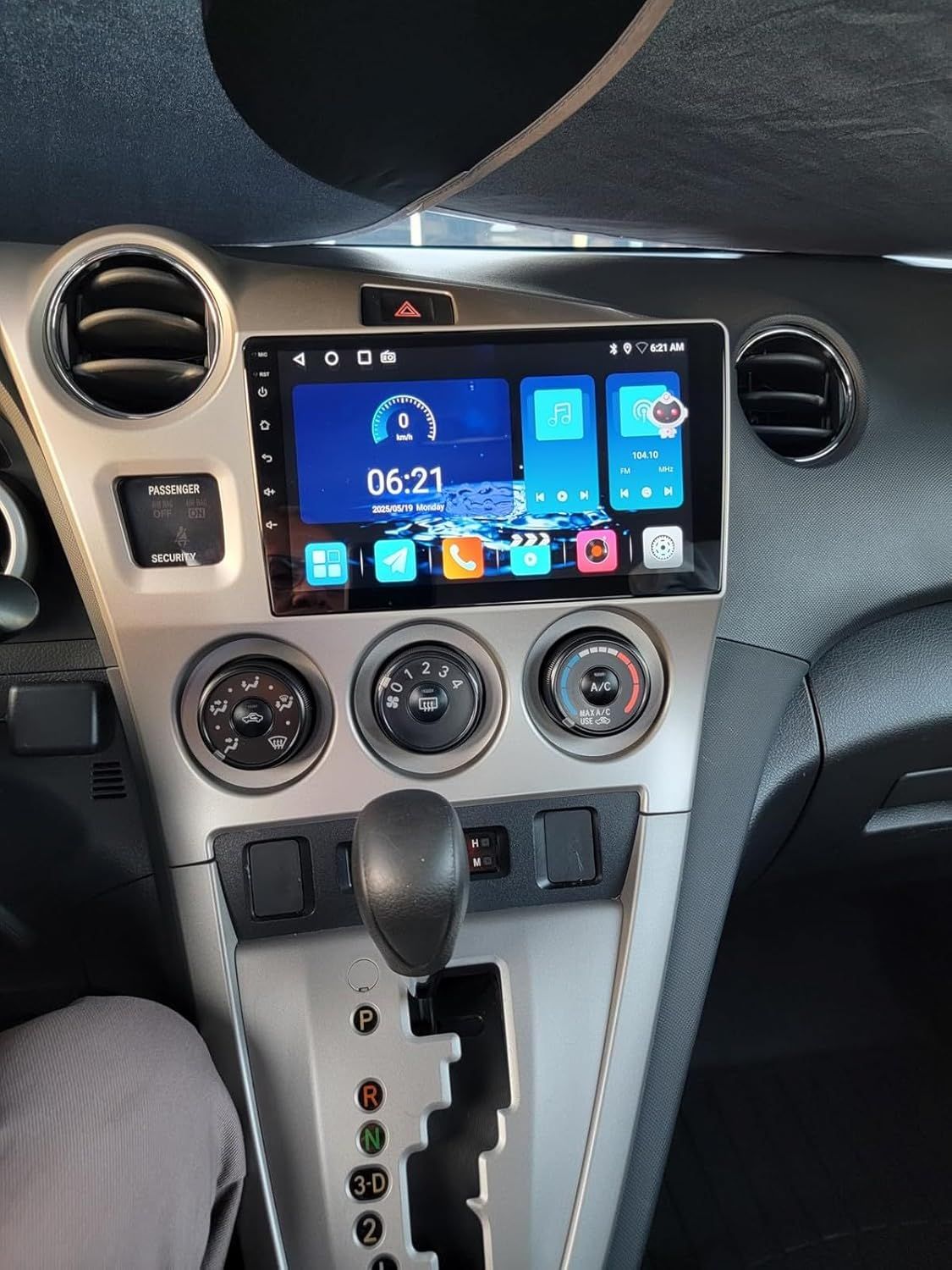 Toyota Matrix 2009-2014 Screen 9 inch Stereo with Android Auto, CarPlay, GPS &amp; Backup Camera
