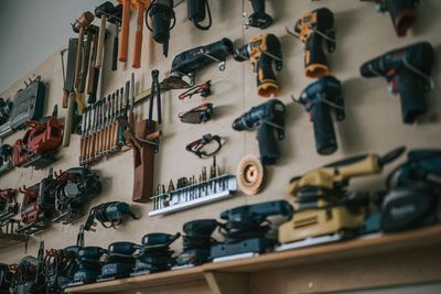 ATTREZZATURA MANUALE ED ELETTRICA