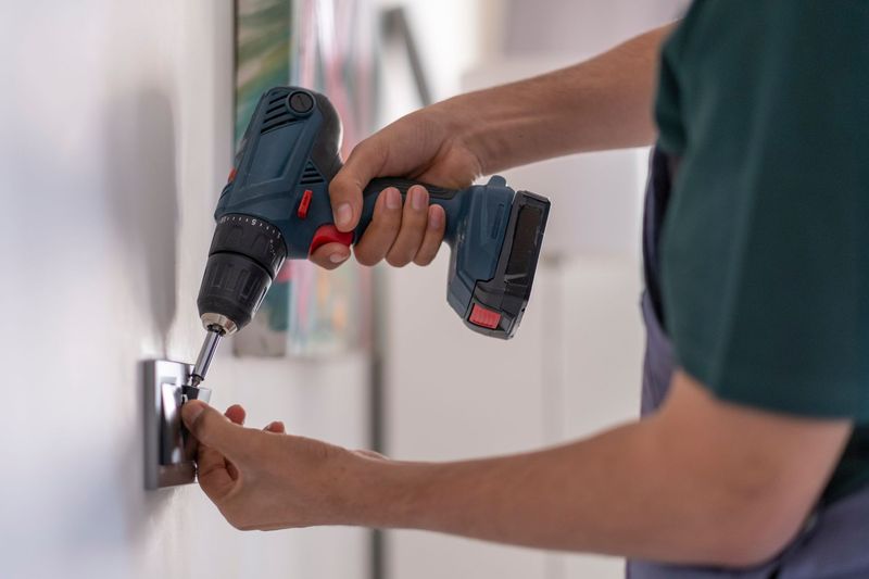 TRAPANI E AVVITATORI ELETTRICI